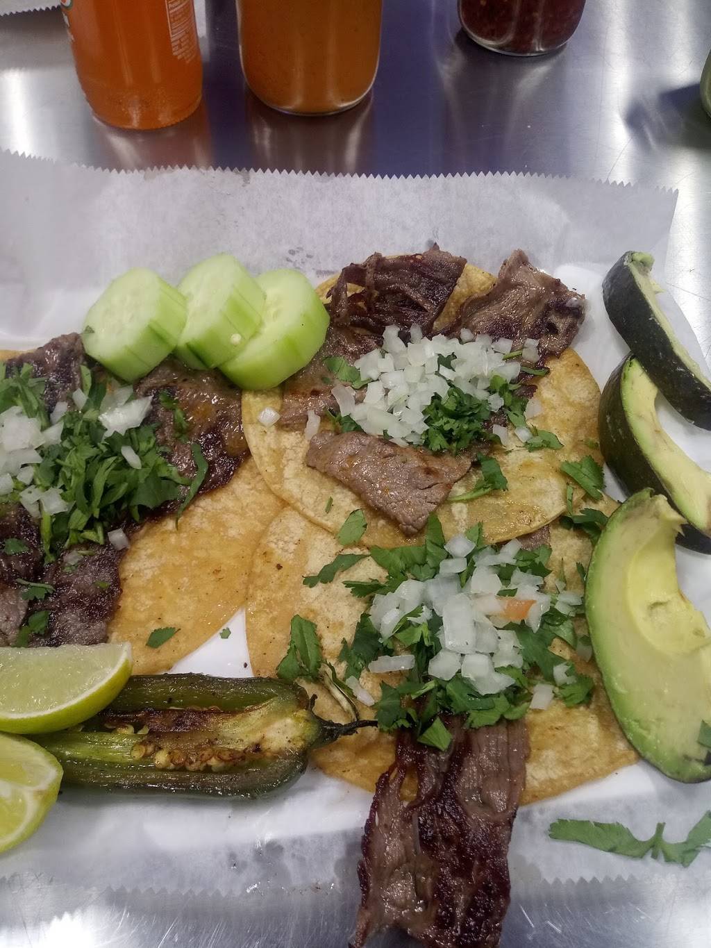 Mi Pais | restaurant | 1401 W Greenfield Ave, Milwaukee, WI 53204, USA | 4149352567 OR +1 414-935-2567