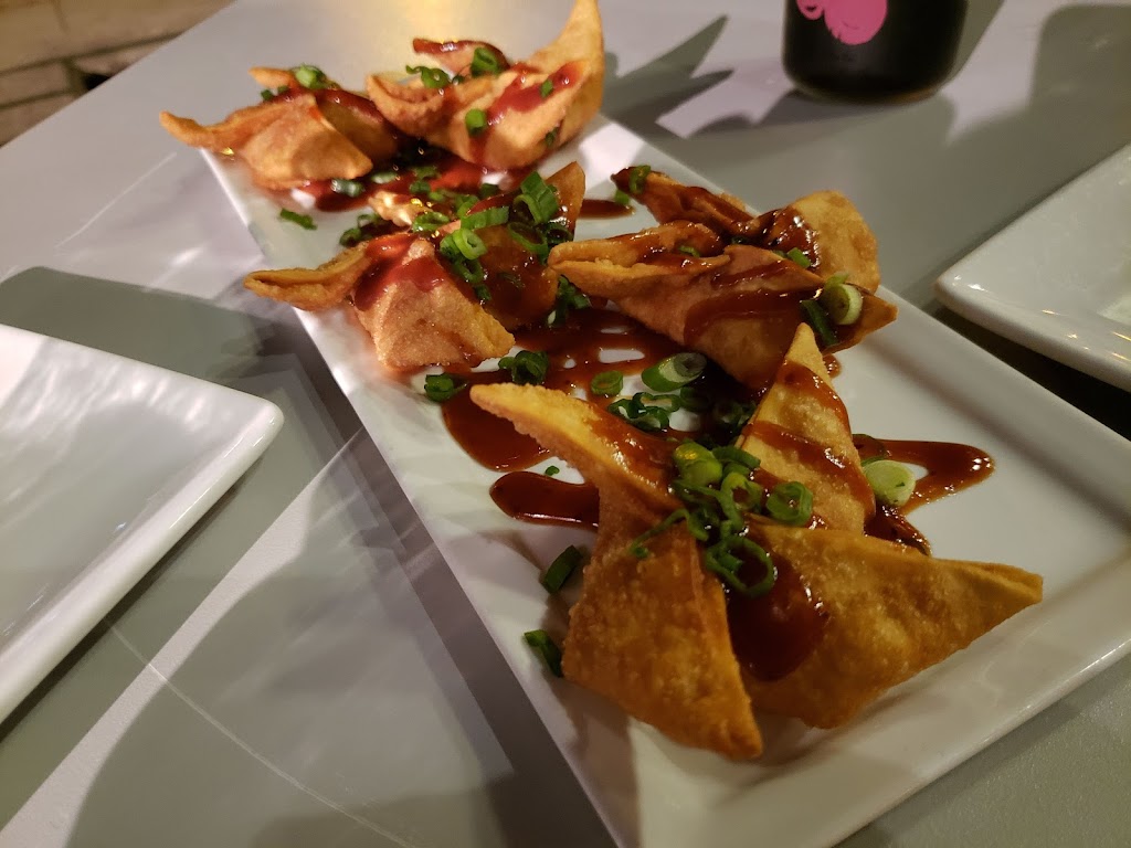 Screaming Tuna Milwaukee | restaurant | 106 W Seeboth St, Milwaukee, WI 53204, USA | 4147631637 OR +1 414-763-1637