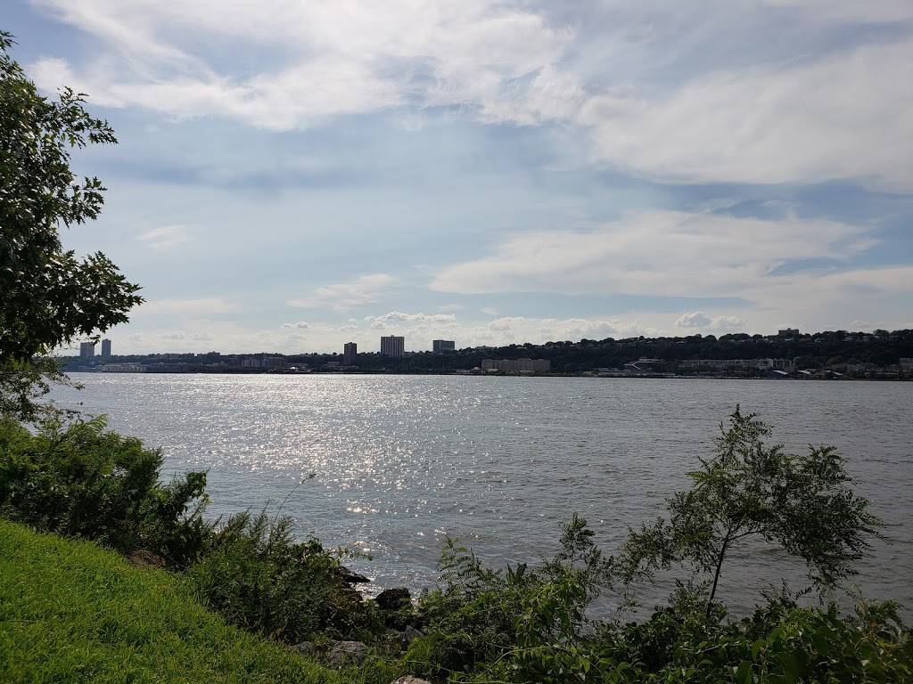 IX-514 USS Baylander | restaurant | Hudson River Greenway, New York, NY 10027, USA | 9172803934 OR +1 917-280-3934