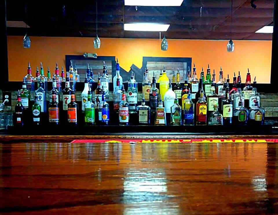 The 864 Bar & Grill | restaurant | 3720 Boiling Springs Rd E, Boiling Springs, SC 29316, USA | 8645863686 OR +1 864-586-3686