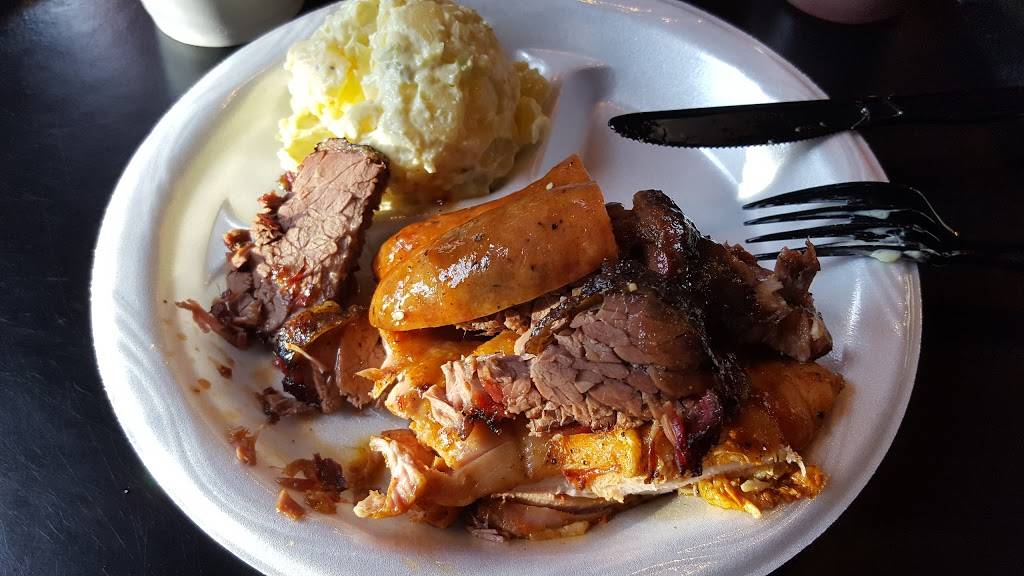 Rusty Bucket BBQ | restaurant | 600 Cupples Rd, San Antonio, TX 78237, USA | 2104336663 OR +1 210-433-6663