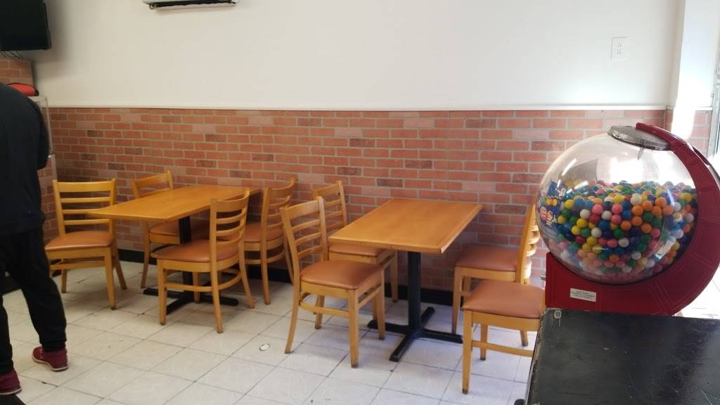 Three Brothers Pizzeria | restaurant | 189 Broad St, Staten Island, NY 10304, USA | 7187272682 OR +1 718-727-2682