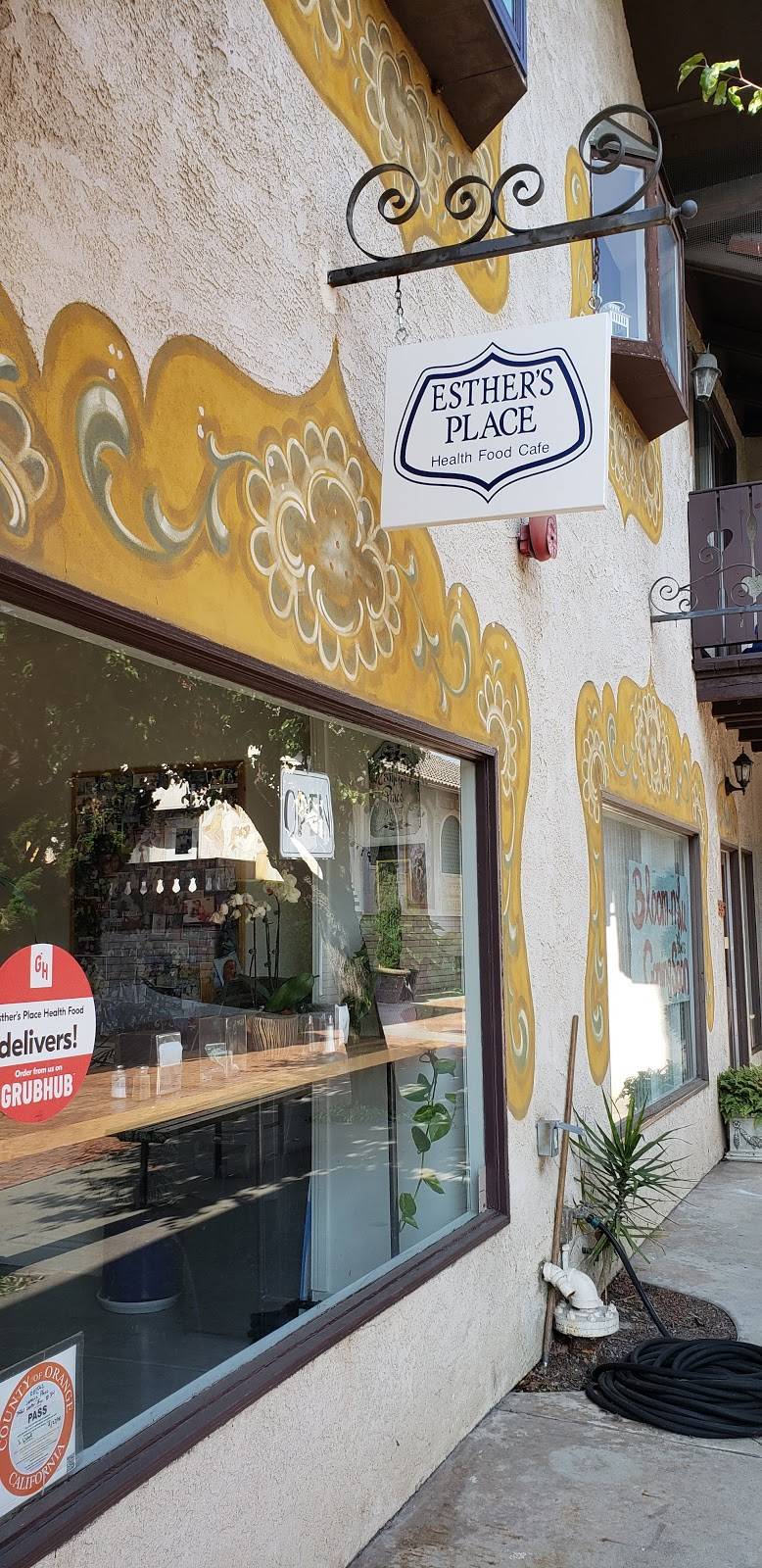Esthers Place | restaurant | 7561 Center Ave #34, Huntington Beach, CA 92647, USA | 7148414266 OR +1 714-841-4266