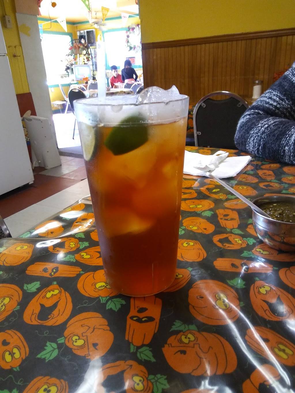 Berthas Mexican Restaurant | restaurant | 2629 W Martin St, San Antonio, TX 78207, USA | 2108606143 OR +1 210-860-6143