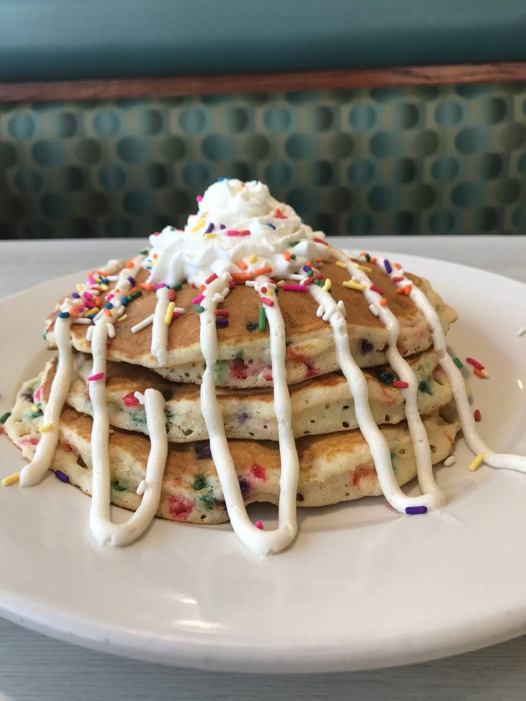 L & G Restaurant | restaurant | 10401 S Torrence Ave, Chicago, IL 60617, USA | 7737210811 OR +1 773-721-0811