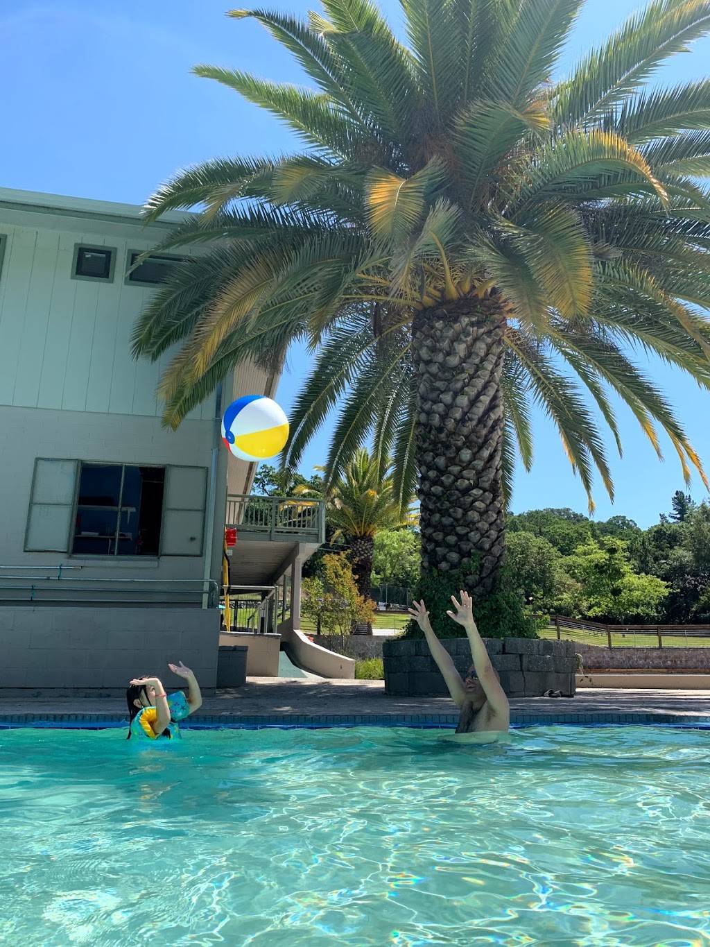 Mortons Warm Springs | cafe | 1651 Warm Springs Rd, Glen Ellen, CA 95442, USA | 7078335511 OR +1 707-833-5511