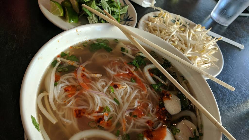 Saigon Bay | restaurant | 8662 JW Clay Blvd #3, Charlotte, NC 28262, USA | 7047142527 OR +1 704-714-2527