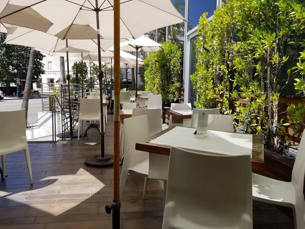 Oliver Cafe | Lounge | cafe | 9601 Wilshire Blvd, Beverly Hills, CA 90212, USA | 3108888160 OR +1 310-888-8160