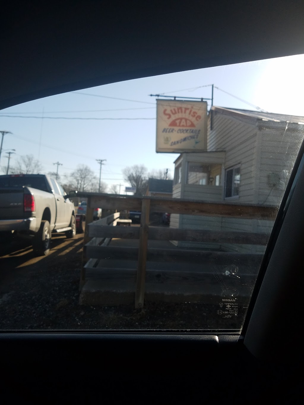 APRIL’S SUNRISE TAP | restaurant | 4155 Easton Blvd, Des Moines, IA 50317, USA | 5152666155 OR +1 515-266-6155