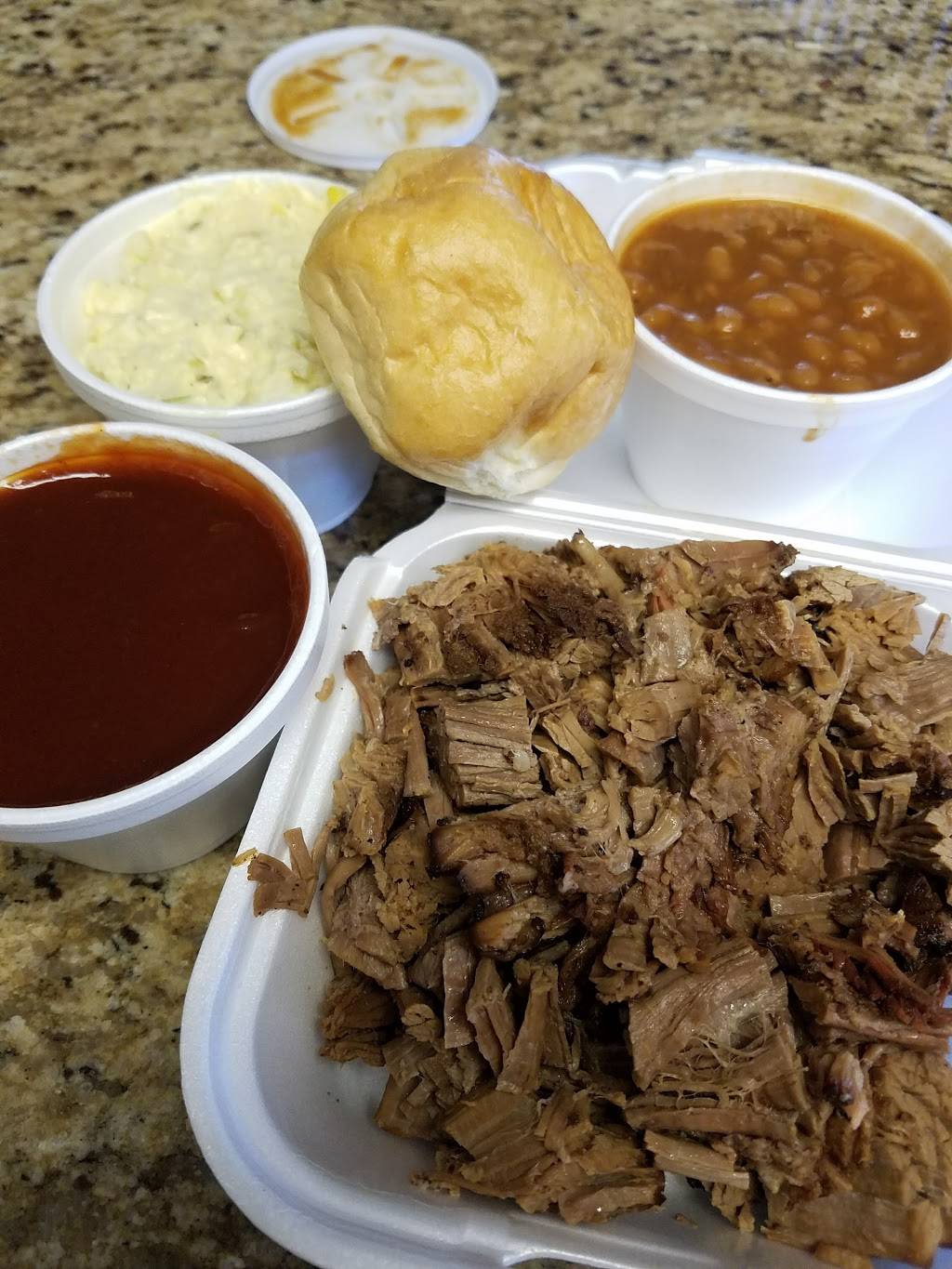 Calhouns Family Texas Barbeque | restaurant | 24710 Washington Ave #11, Murrieta, CA 92562, USA | 9516983777 OR +1 951-698-3777