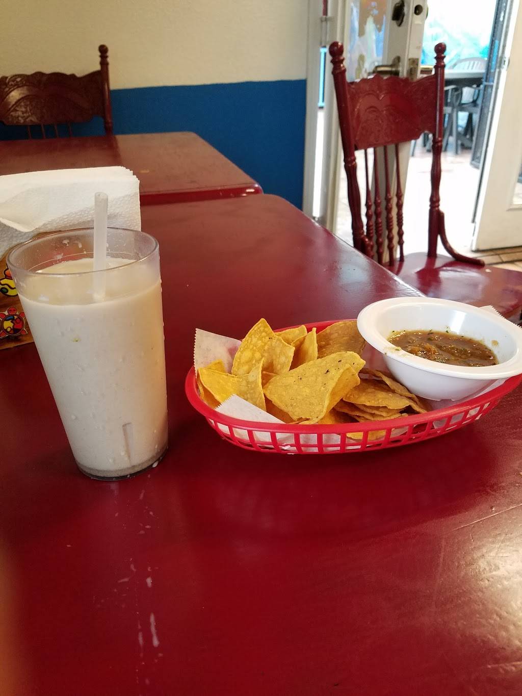 Pupuseria Las Palmas Salvadoreña | restaurant | 3851 International Blvd, Oakland, CA 94601, USA | 5104379615 OR +1 510-437-9615