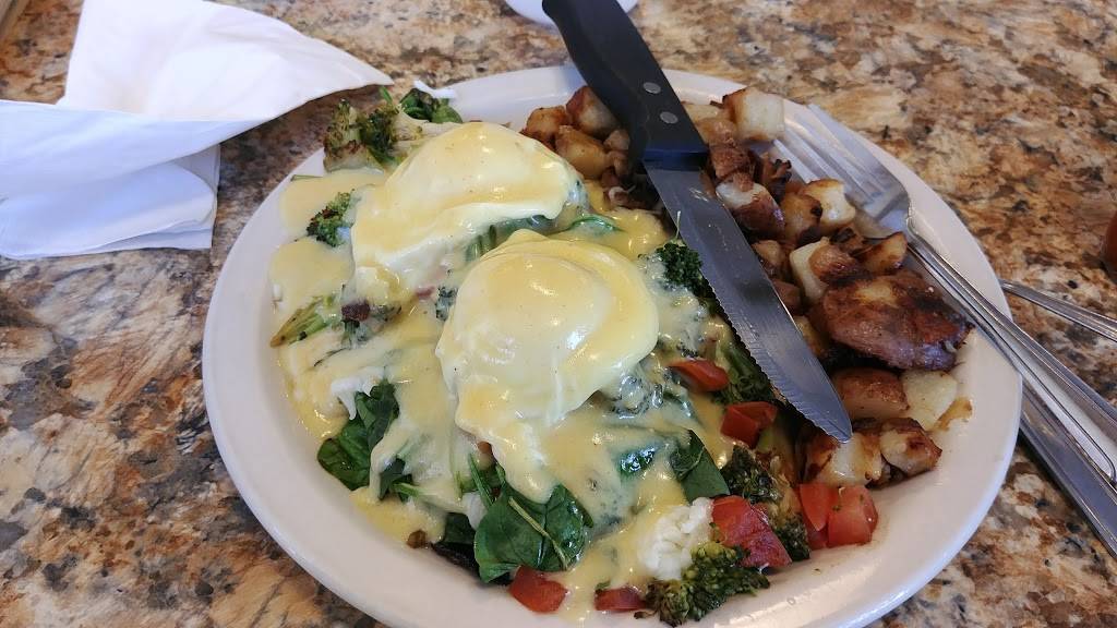 Ware Cafe & Catering Services | restaurant | 24 W Main St, Ware, MA 01082, USA | 4139674611 OR +1 413-967-4611