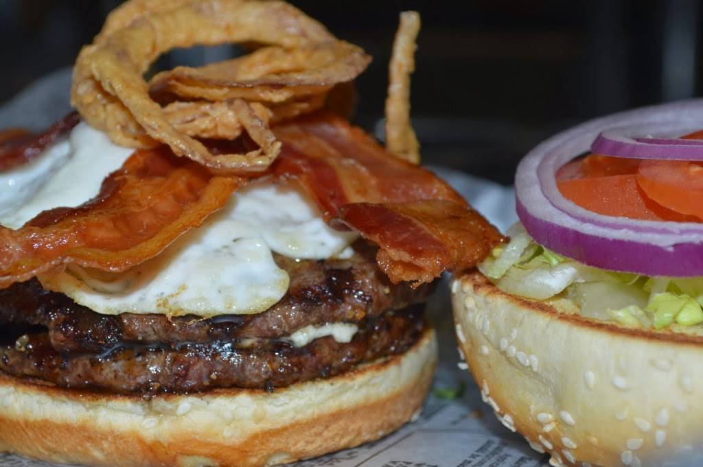 BaseCamp Pub | restaurant | 5750 Lakeside Dr, Lisle, IL 60532, USA | 3317774712 OR +1 331-777-4712