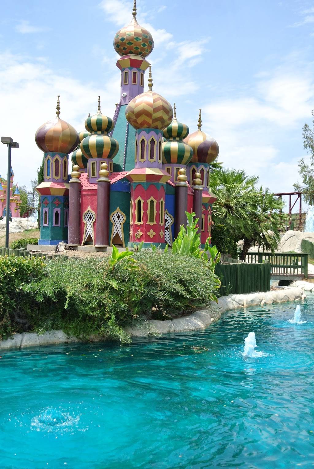 Camelot Park | meal takeaway | 1251 Oak St, Bakersfield, CA 93304, USA | 6618591812 OR +1 661-859-1812