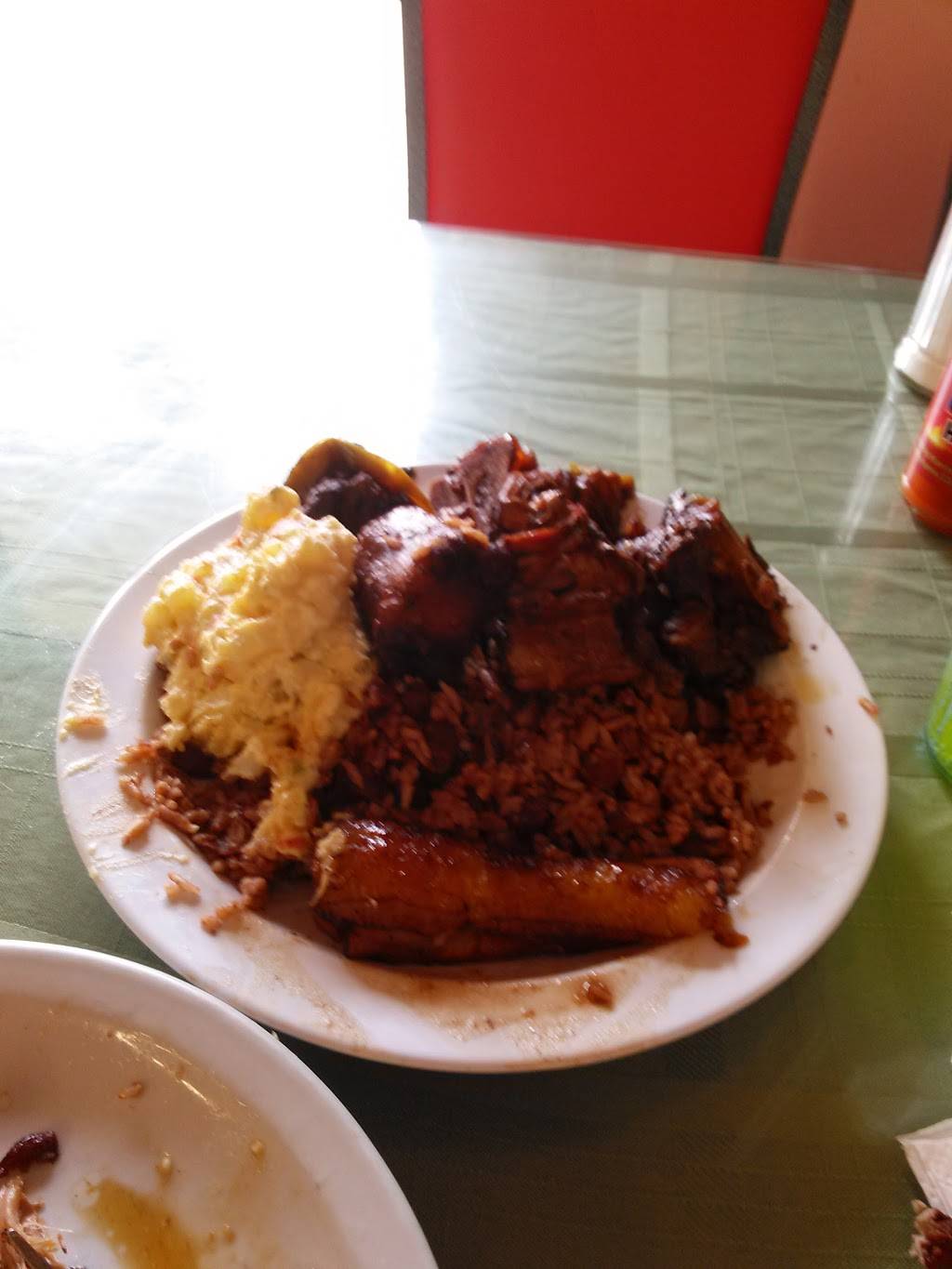 Joan & Sisters | restaurant | 3709 S Western Ave, Los Angeles, CA 90018, USA | 3237358952 OR +1 323-735-8952