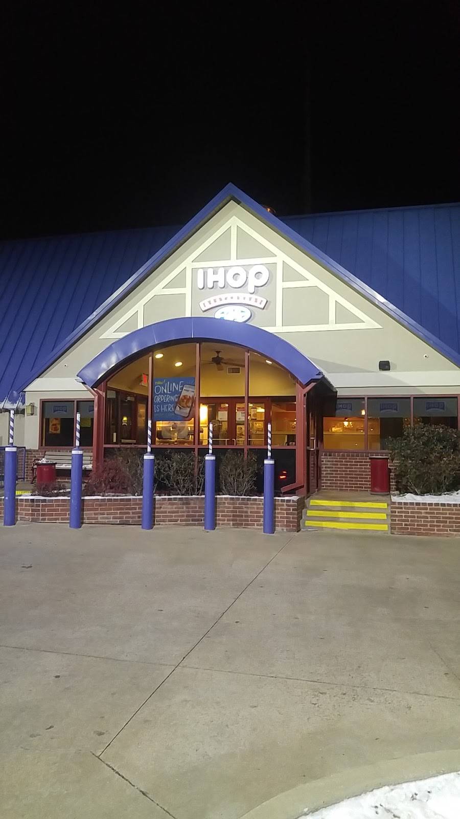 IHOP | restaurant | 8049 Clayton Rd, St. Louis, MO 63117, USA | 3147258798 OR +1 314-725-8798