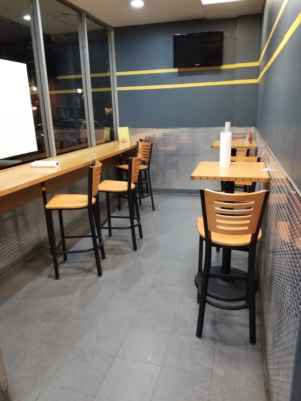 Wings Over Farmingdale‎ | restaurant | 221 Main St, Farmingdale, NY 11735, USA | 5167569464 OR +1 516-756-9464