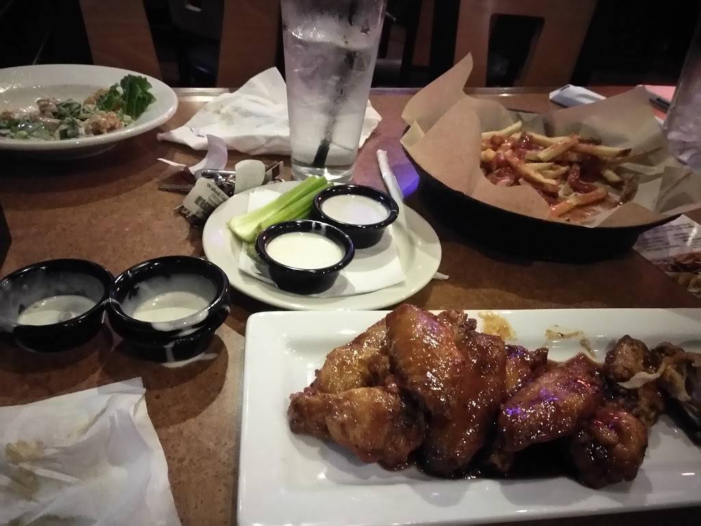 TGI Fridays | restaurant | 3401 S US Hwy 41, Terre Haute, IN 47802, USA | 8122328444 OR +1 812-232-8444