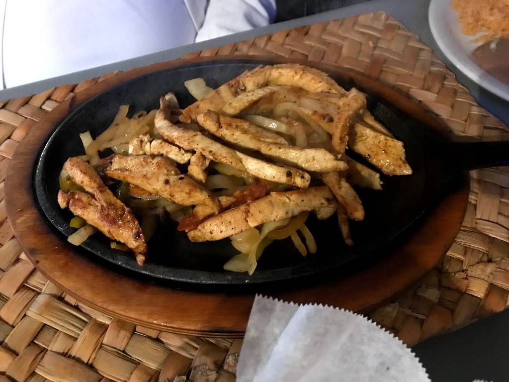 Acambaro Restaurant | restaurant | 406 N Bloomington St, Lowell, AR 72745, USA | 4796598919 OR +1 479-659-8919