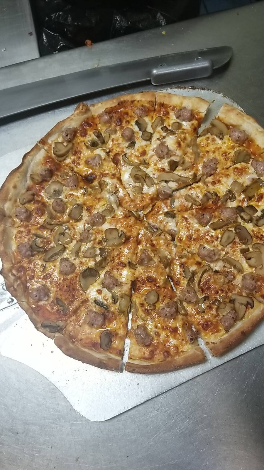 Nunzios Pizzeria | restaurant | 4478 Pearl Rd, Cleveland, OH 44109, USA | 2166611161 OR +1 216-661-1161