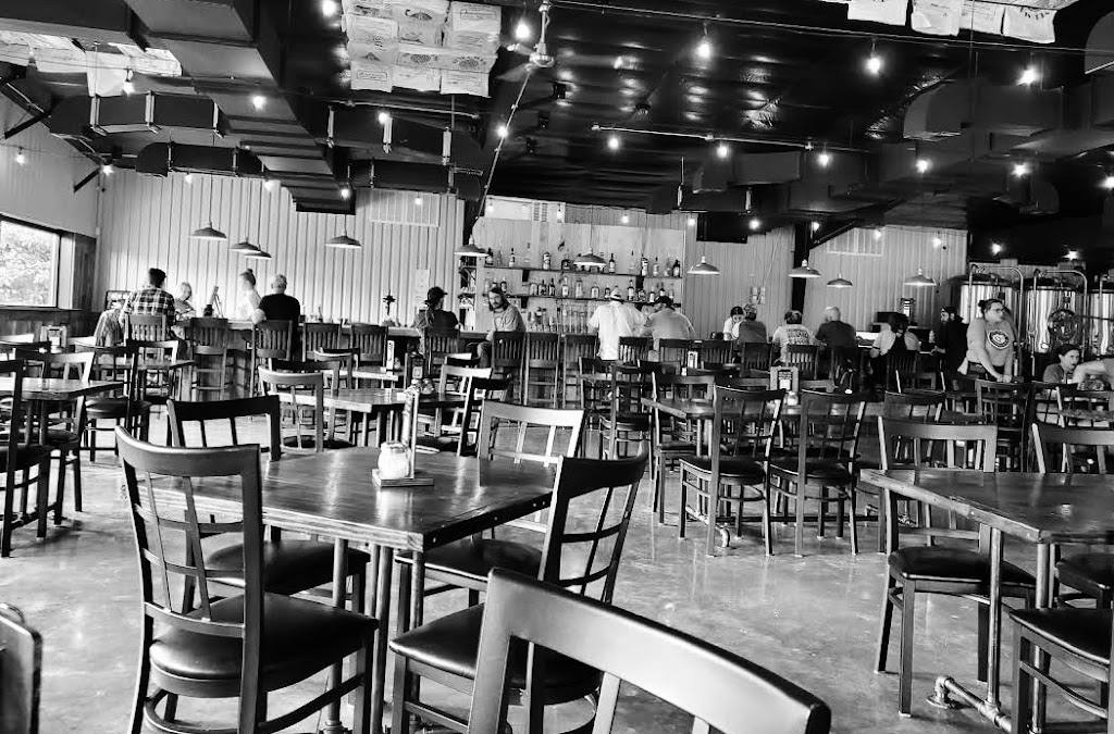 Flying Heart Brewing & Pub - West Monroe | restaurant | 204 Commerce St, West Monroe, LA 71291, USA | 3183670888 OR +1 318-367-0888