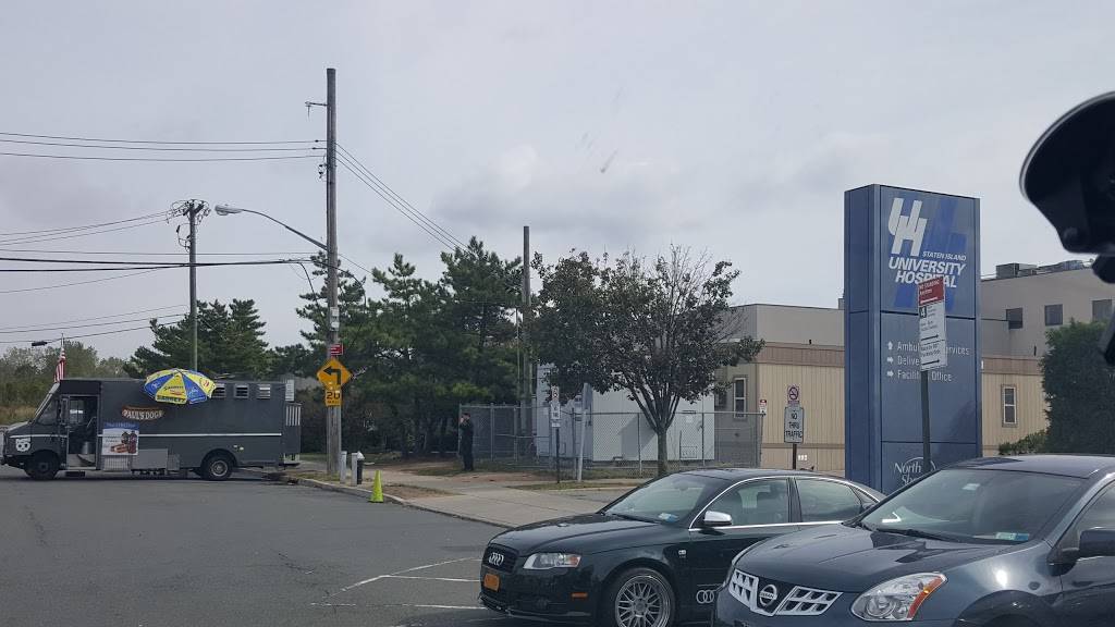 Pauls Dogs.. Famous Hot Dog Truck | restaurant | 475 Seaview Ave, Staten Island, NY 10305, USA | 7189873595 OR +1 718-987-3595