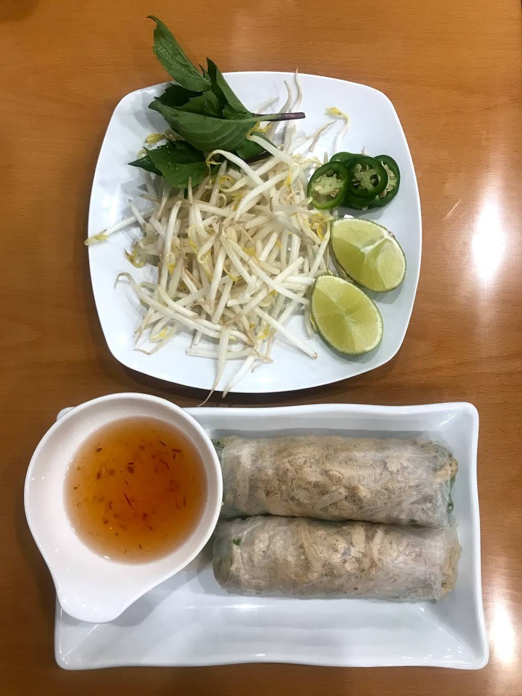 Vietnamese Noodle House | restaurant | 425 Northampton St, Easton, PA 18042, USA | 6102506424 OR +1 610-250-6424