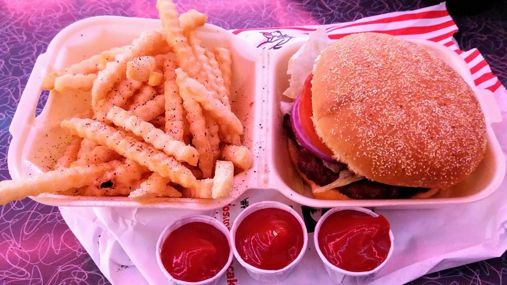 Portillos Hot Dogs | meal takeaway | 7740 W Roosevelt Rd, Forest Park, IL 60130, USA | 7083837557 OR +1 708-383-7557