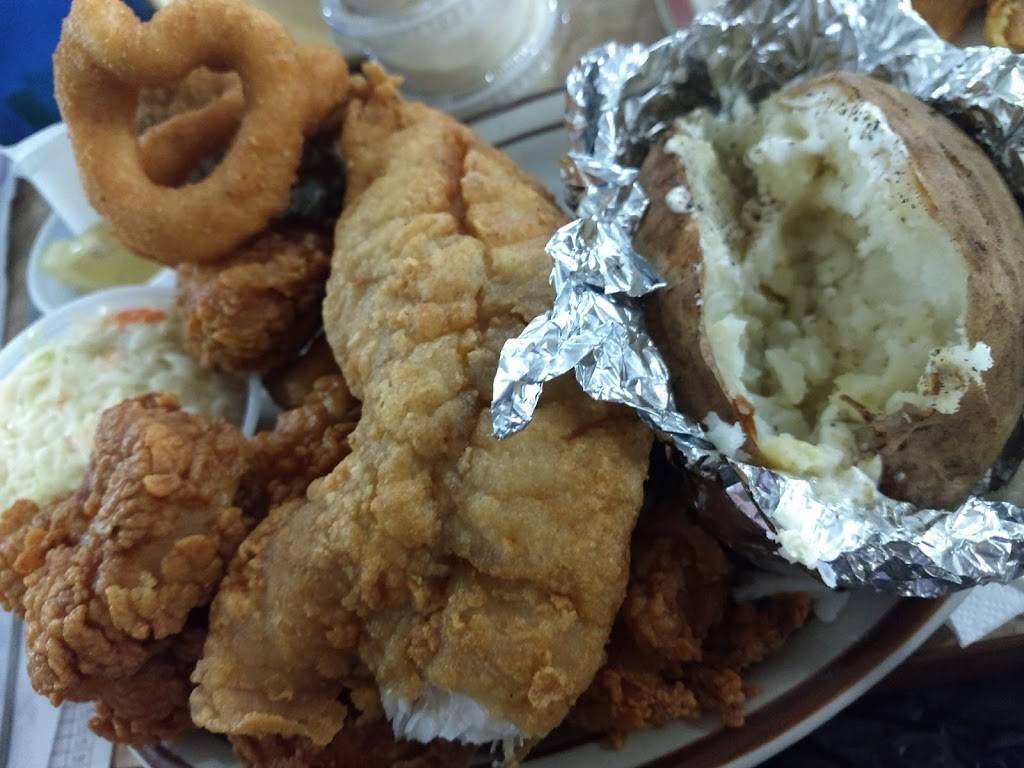 Tides Inn Steak & Seafood | restaurant | 3927 W Gate City Blvd # A, Greensboro, NC 27407, USA | 3368525845 OR +1 336-852-5845