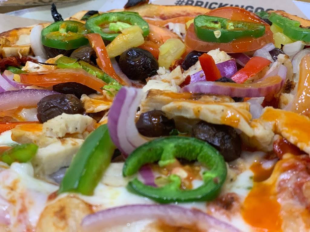 Urban Bricks Pizza Co. | restaurant | 17603 La Cantera Pkwy, San Antonio, TX 78257, USA | 2106993333 OR +1 210-699-3333