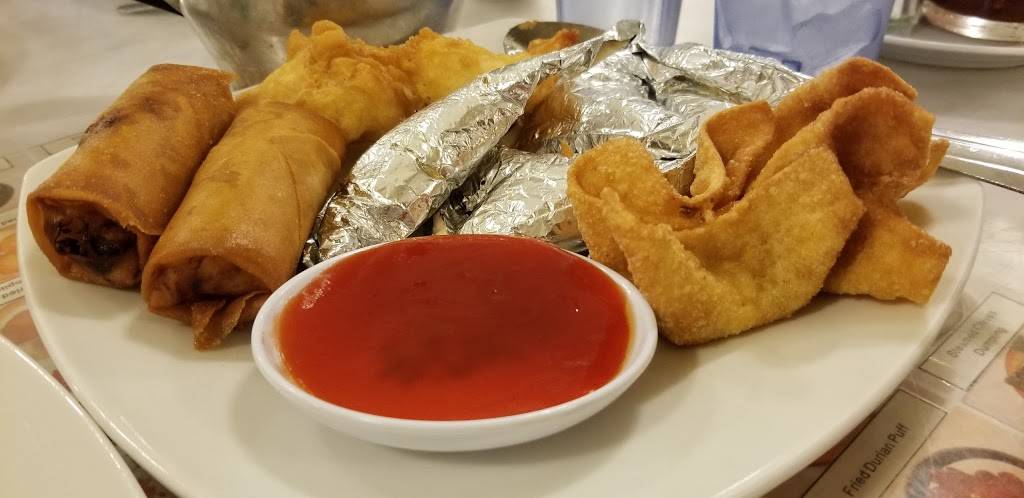 Holiday Villa | restaurant | 7007 S Land Park Dr, Sacramento, CA 95831, USA | 9163929630 OR +1 916-392-9630