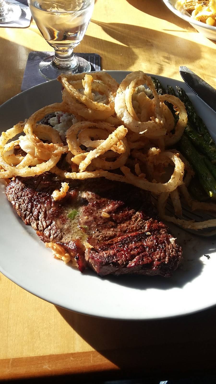 The Snow Squall Restaurant | restaurant | 18 Ocean St # 1, South Portland, ME 04106, USA | 2077990811 OR +1 207-799-0811