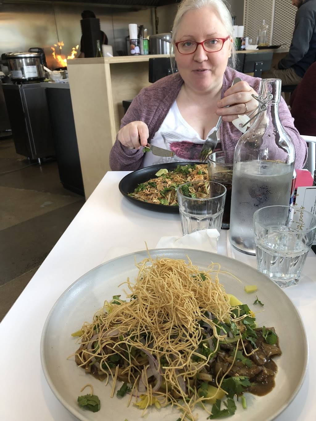 Chanhda cuisine asiatique | restaurant | 2900 Chemin Saint-Louis, Québec, QC G1W 4R7, Canada | 5819812430 OR +1 581-981-2430