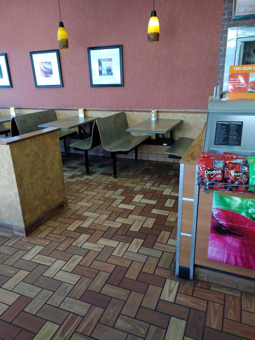 Subway | restaurant | 5835 Dixie Rd, Mississauga, ON L4W 4V7, Canada | 9055647827 OR +1 905-564-7827