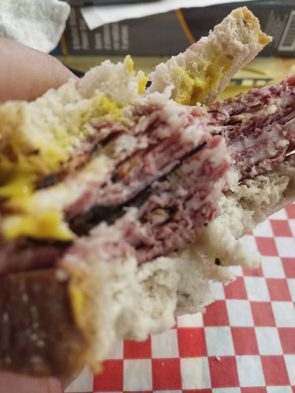 Philly Cheese Jakes | restaurant | 988 Confederation St, Sarnia, ON N7S 1A1, Canada | 5194915797 OR +1 519-491-5797