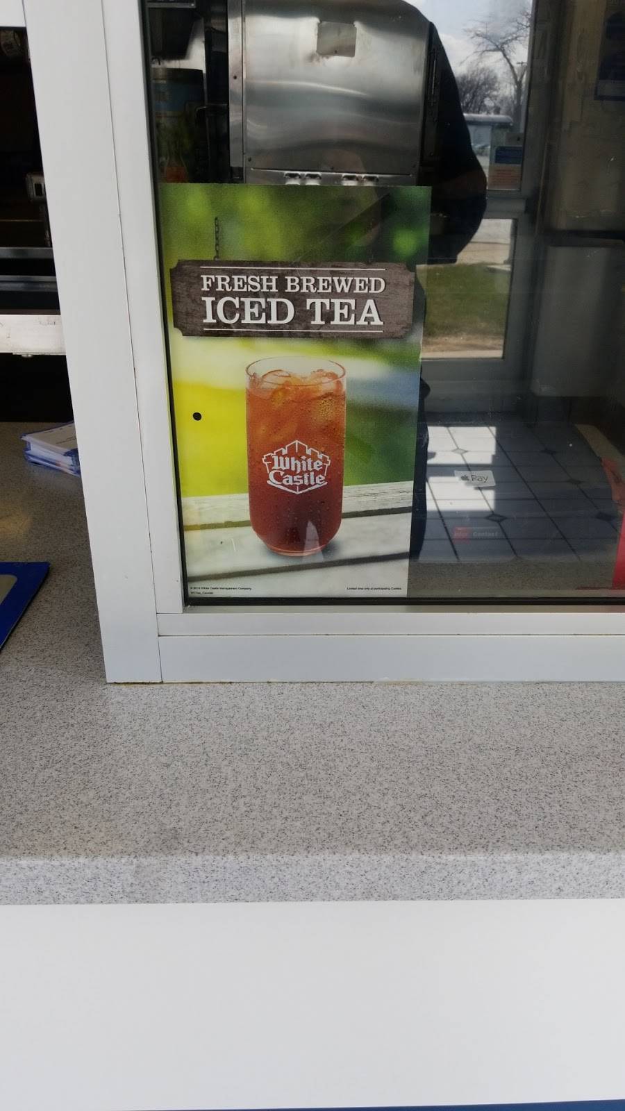 White Castle | restaurant | 211 Roosevelt Rd, Maywood, IL 60153, USA | 7083452621 OR +1 708-345-2621