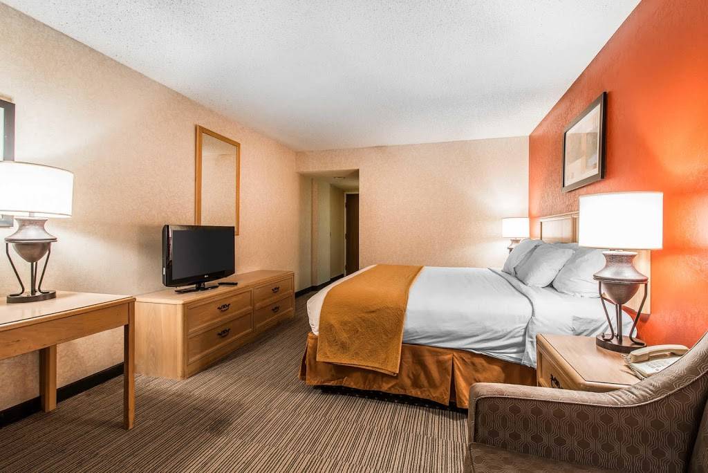 Quality Inn & Suites Garden Of The Gods | restaurant | 555 W Garden of the Gods Rd, Colorado Springs, CO 80907, USA | 7195939119 OR +1 719-593-9119