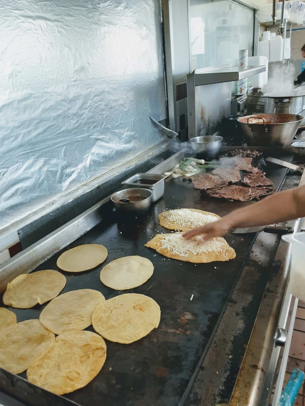 Taqueria Acambaro Guanajuato | restaurant | 1642 S, Cicero, IL 60804, USA | 7082001785 OR +1 708-200-1785