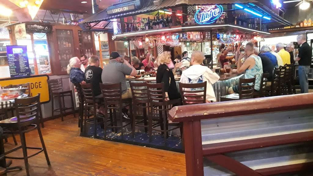 Codys Original Roadhouse | restaurant | 2890 W Bay Dr, Belleair Bluffs, FL 33770, USA | 7275848473 OR +1 727-584-8473