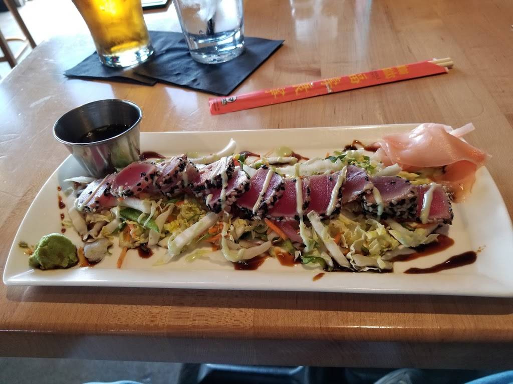 Walnut Grill Robinson | restaurant | 1210 Settlers Ridge Center Dr, McKees Rocks, PA 15136, USA | 4127472100 OR +1 412-747-2100