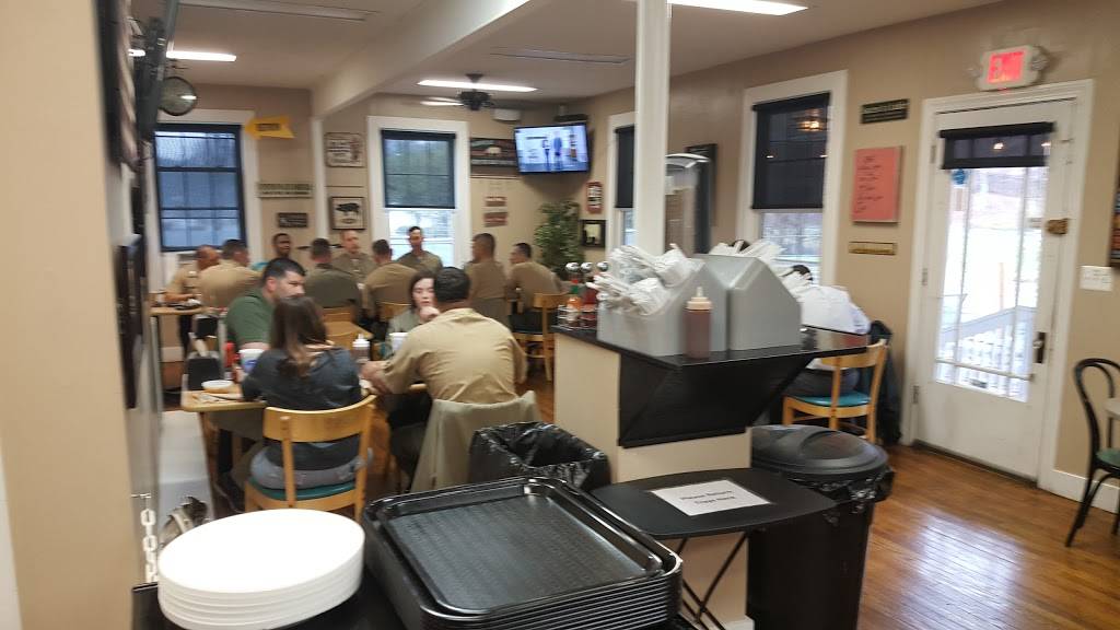 The Lazy Pig BBQ & Catering | restaurant | 18723 Fuller Heights Rd, Triangle, VA 22172, USA | 7036342417 OR +1 703-634-2417