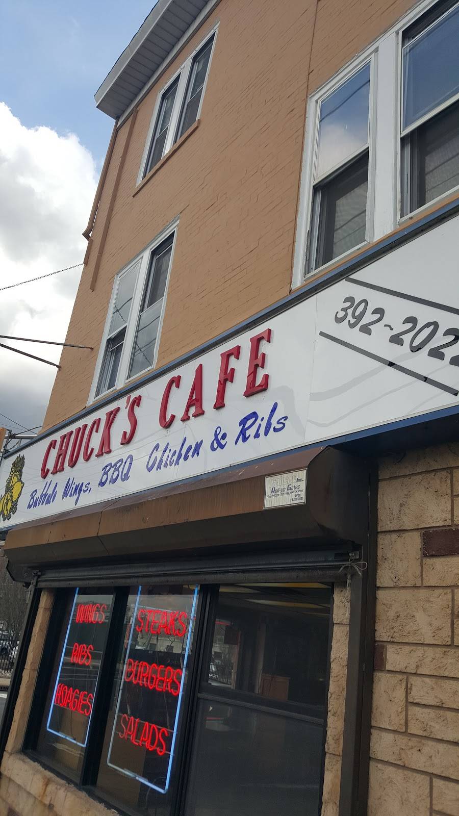 Chucks Cafe | restaurant | 551 Hamilton Ave, Trenton, NJ 08609, USA | 6093922022 OR +1 609-392-2022