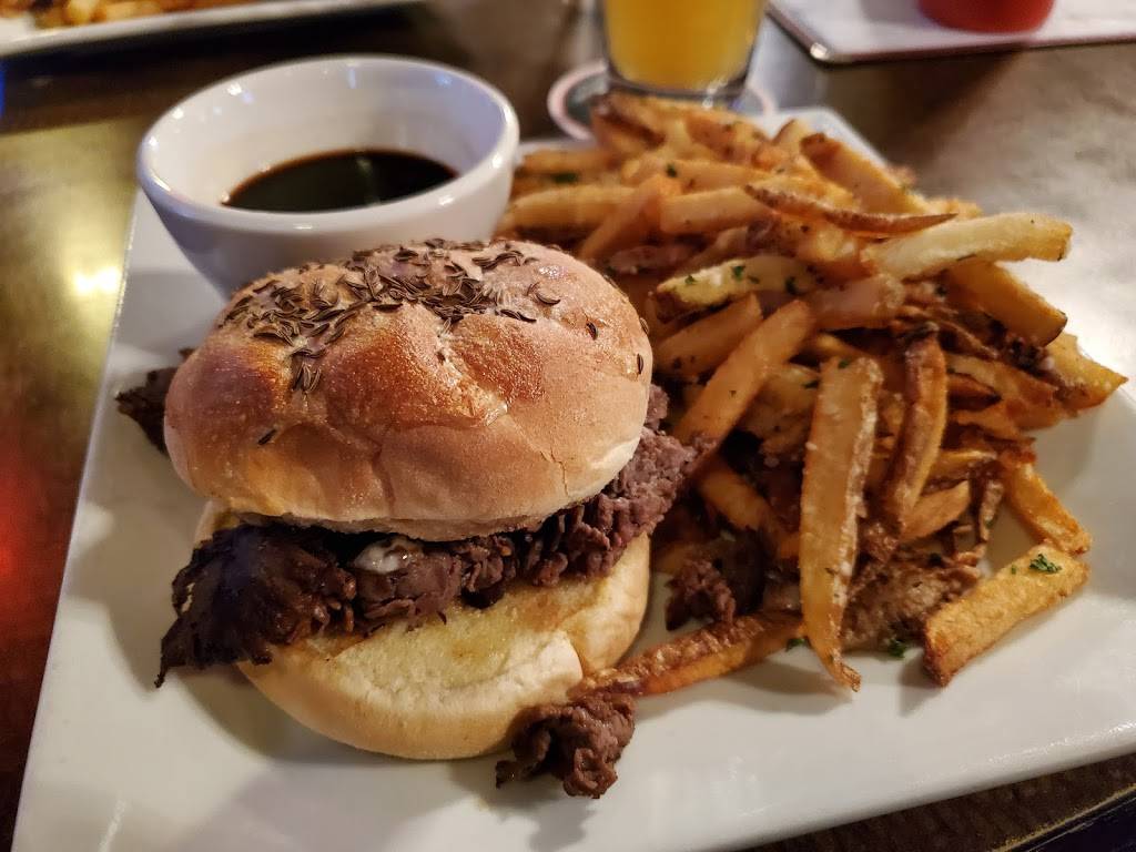 Farrells Lounge Bar & Grill | restaurant | 311 W Dickson St #101, Fayetteville, AR 72701, USA | 4793012220 OR +1 479-301-2220