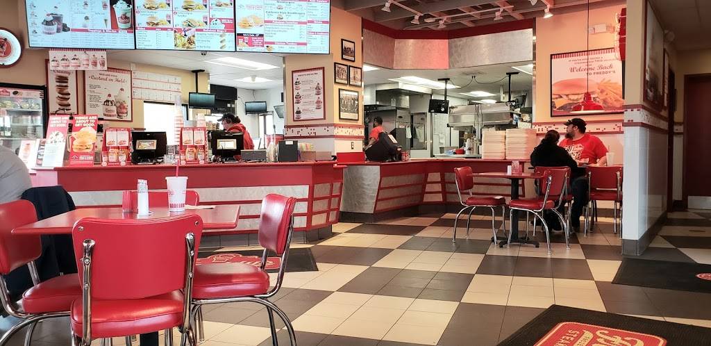 Freddys Frozen Custard & Steakburgers | restaurant | 3020 N Wooster Ave, Dover, OH 44622, USA | 3303642299 OR +1 330-364-2299