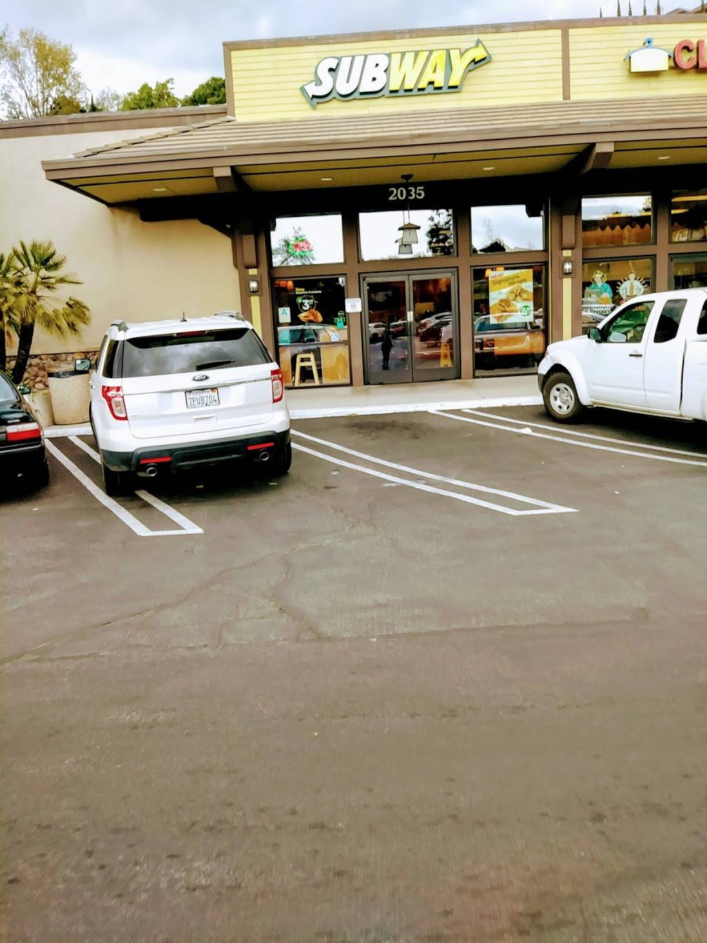 Subway Restaurants | restaurant | 2035 Verdugo Blvd, Montrose, CA 91020, USA | 8182489430 OR +1 818-248-9430