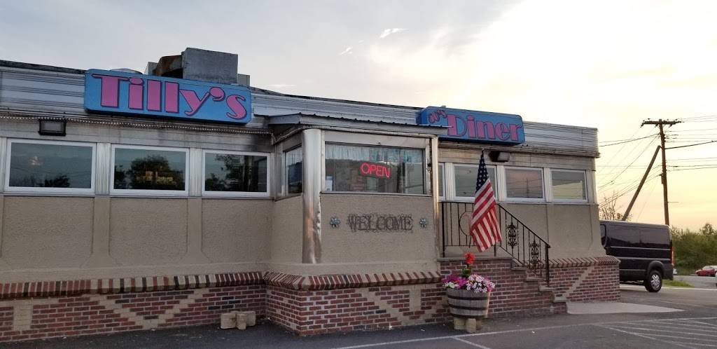 Tillys | restaurant | 34 Raceway Rd, Monticello, NY 12701, USA | 8457946540 OR +1 845-794-6540