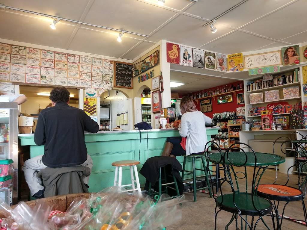 S. Fernalds Country Store | meal takeaway | 50 Main St, Damariscotta, ME 04543, USA | 2075638484 OR +1 207-563-8484