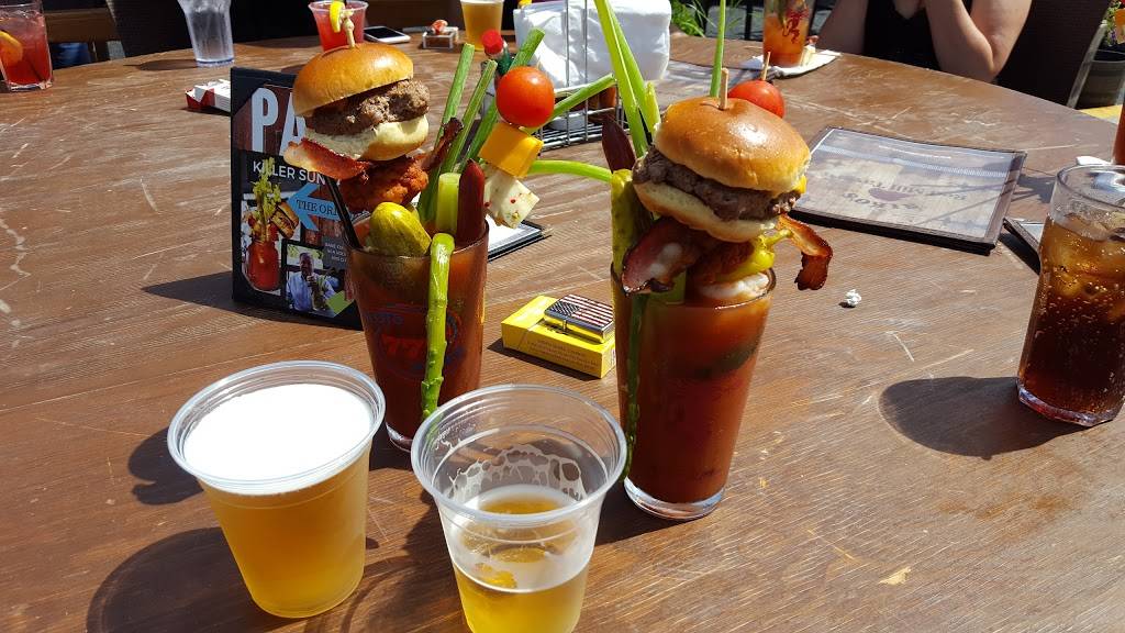 Nikos Red Mill Tavern | restaurant | 1040 Lake Ave, Woodstock, IL 60098, USA | 8153386455 OR +1 815-338-6455