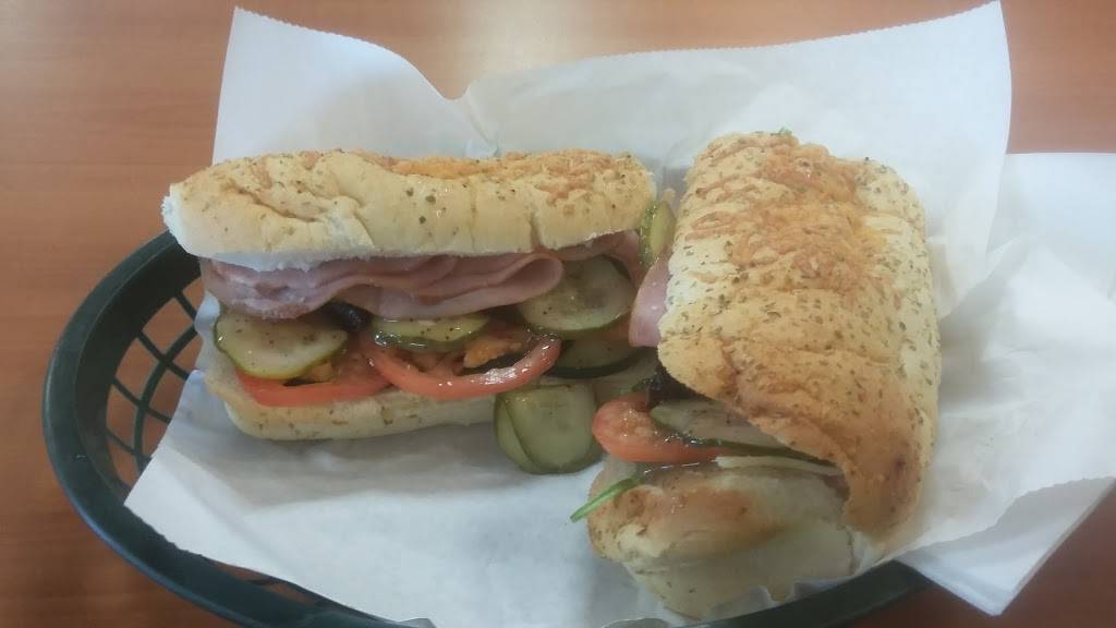 Subway | restaurant | 935 N, IL-49, Casey, IL 62420, USA | 2179325606 OR +1 217-932-5606