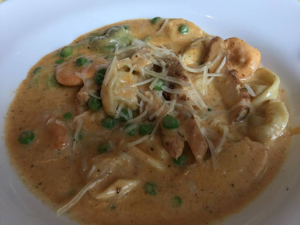 Circles | restaurant | 13002 N Dale Mabry Hwy, Tampa, FL 33618, USA | 8139690001 OR +1 813-969-0001